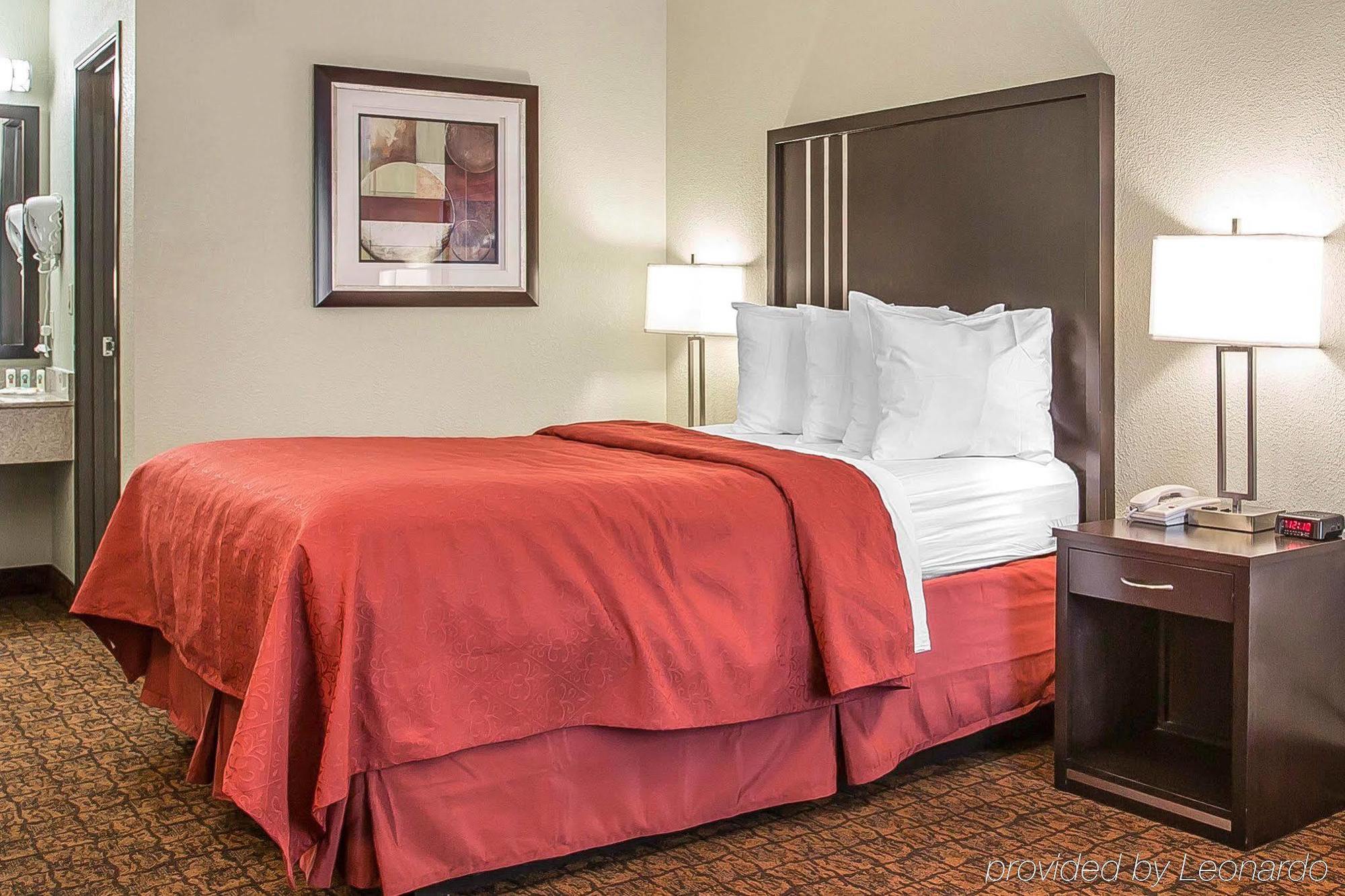 Quality Inn & Suites Woodland - Sacramento Airport Ngoại thất bức ảnh